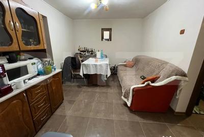 Casă cu 3 camere cu Teren 2638 Mp în Central