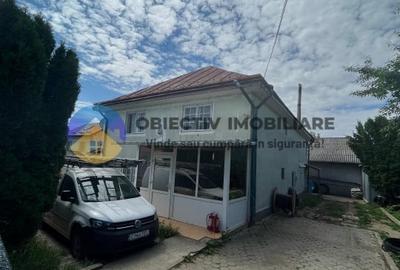 Casă cu 5 camere cu Canalizare în Săvinești