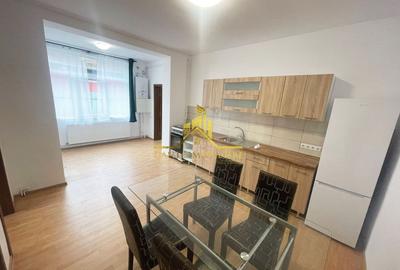 Apartament cu 2 camere decomandat, mobilat în Central