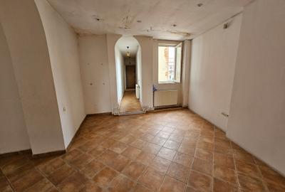 Apartament cu 4 camere decomandat în P-ța Rosetti - 12