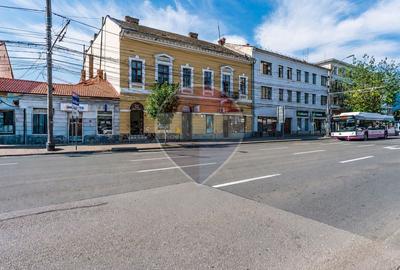 Apartament cu 2 camere semidecomandat în P-ța Mihai Viteazul