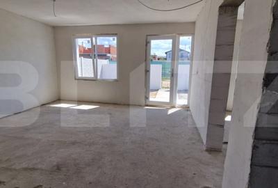 Casă cu 4 camere cu Teren 276 Mp în Malu Mare