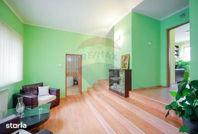 Casă cu 7 camere cu Teren 153 Mp în Central - 7