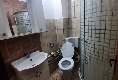 Garsonieră decomandată în Sud
