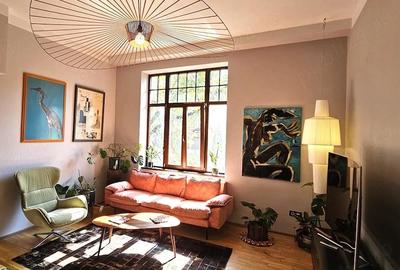 Apartament cu 3 camere decomandat în Central