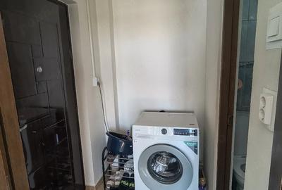 Garsonieră decomandată în Central