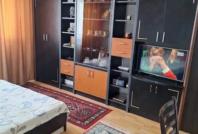Garsonieră decomandată în Calea București