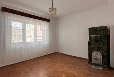 Casă cu 3 camere cu Teren 372 Mp în Central