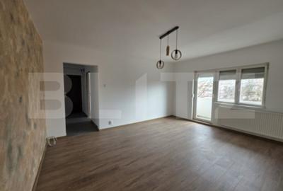 Apartament cu 3 camere decomandat, mobilat în Micro 16 - 1