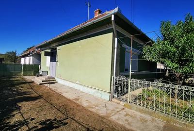 Casă cu 4 camere cu Teren 601 Mp în Central