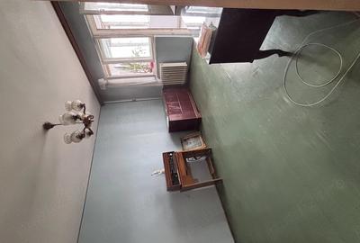 Apartament cu 2 camere decomandat în Berceni