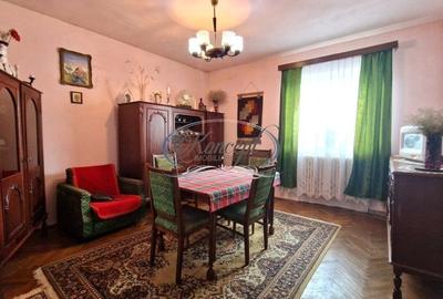Casă cu 4 camere cu Canalizare în Andrei Mureșanu