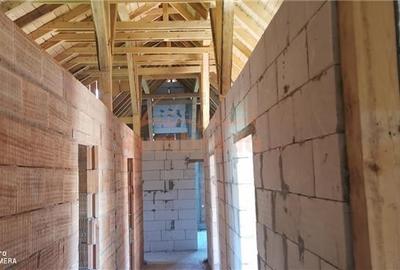 Casă individuală cu 19 camere cu Canalizare în Iclod - 18