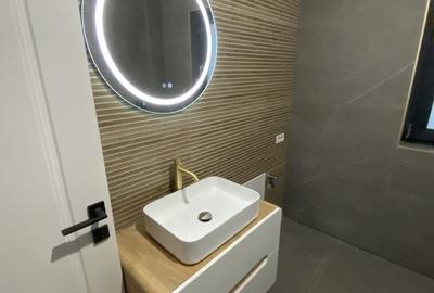 Casă cu 4 camere în Valea Adâncă