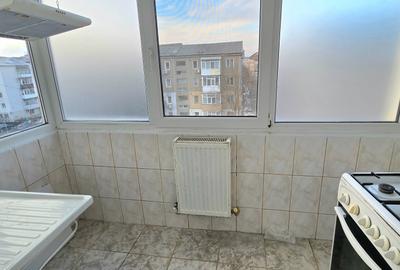 Apartament cu 3 camere decomandat în Micro 6 - 2