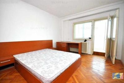 Apartament cu 4 camere decomandat în 13 Septembrie