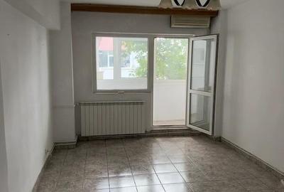 Apartament cu 2 camere semidecomandat în Chișinau