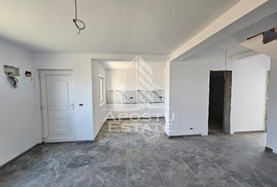 Casă individuală cu 3 camere cu Canalizare în Săcălaz