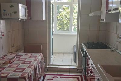 Apartament cu 2 camere decomandat în Micro 20 - 3