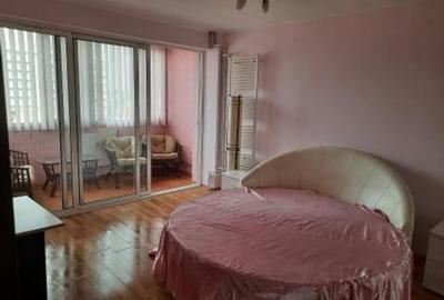 Apartament cu 2 camere semidecomandat în Cantemir