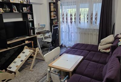 Apartament cu 3 camere semidecomandat în Dristor