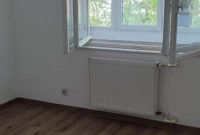 Apartament cu 3 camere semidecomandat, mobilat în Constructorilor - 2