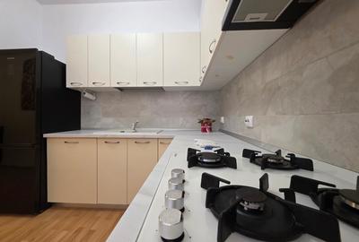Apartament cu 2 camere semidecomandat în Universitate