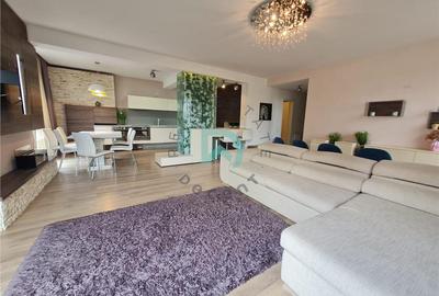 Apartament cu 3 camere decomandat în Centrul Istoric