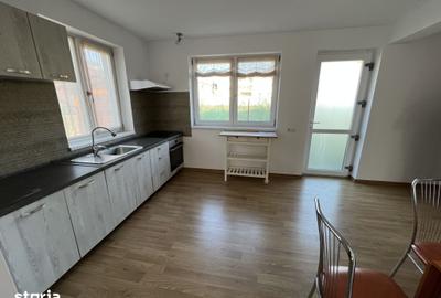 Casă cu 4 camere decomandat cu Teren 250 Mp în Ștrand