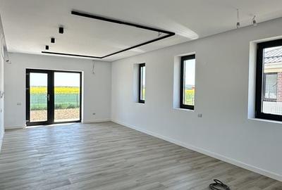 Casă cu 4 camere cu Teren 510 Mp în Balotești - 13