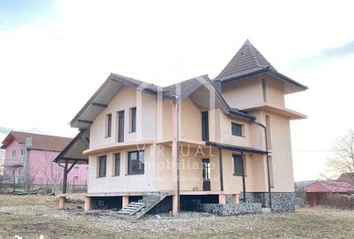 Casă cu 4 camere cu Teren 2000 Mp în Șura Mare