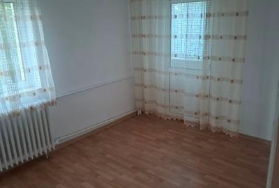 Garsonieră decomandată în Prundu
