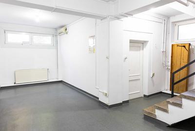 Spațiu comercial, de 310 mp, în Central - 4