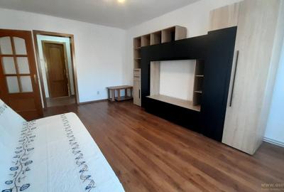 Apartament cu 2 camere semidecomandat, mobilat în Răcădău