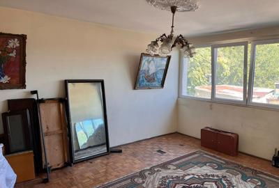 Apartament cu 2 camere decomandat în Cantemir