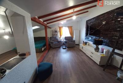 Casă individuală cu 5 camere cu Canalizare în Ghiroda