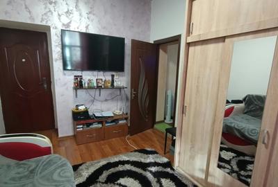 Casă individuală cu 2 camere cu Canalizare în Central