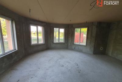 Casă individuală cu 5 camere cu Canalizare în Jebel - 8