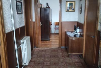 Casă cu 4 camere cu Teren 250 Mp în Calea București