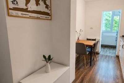 Apartament cu 3 camere decomandat, mobilat în Lipovei