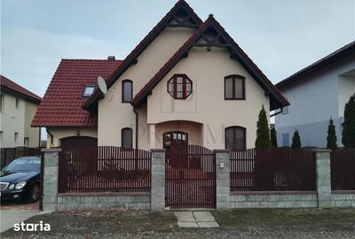 Casă cu 5 camere cu Teren 712 Mp în Moșnița Nouă