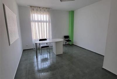 Spațiu comercial, de 150 mp, în Central - 7
