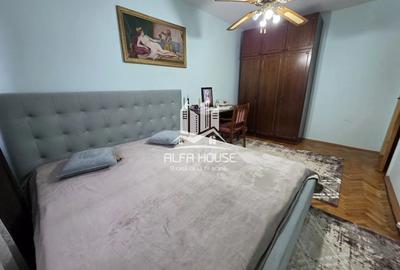 Apartament cu 3 camere semidecomandat în Micro II - 16