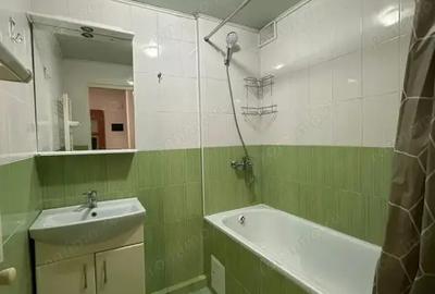 Apartament cu 2 camere decomandat în Complex Studențesc