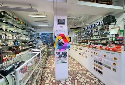 Spațiu comercial, de 120 mp, în Tractorul