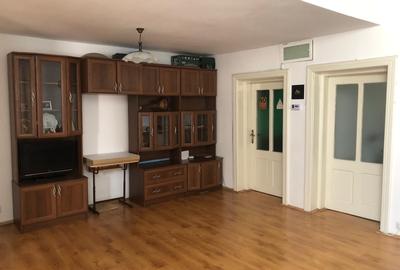 Casă cu 3 camere în Central - 8