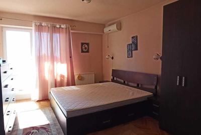 Apartament cu 3 camere decomandat în Tudor - 6