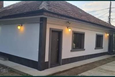 Casă cu 3 camere în Exterior Vest