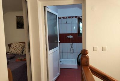 Casă cu 4 camere în Belciug