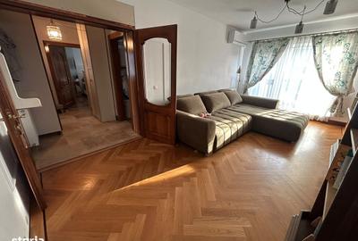 Apartament cu 3 camere, mobilat în Central